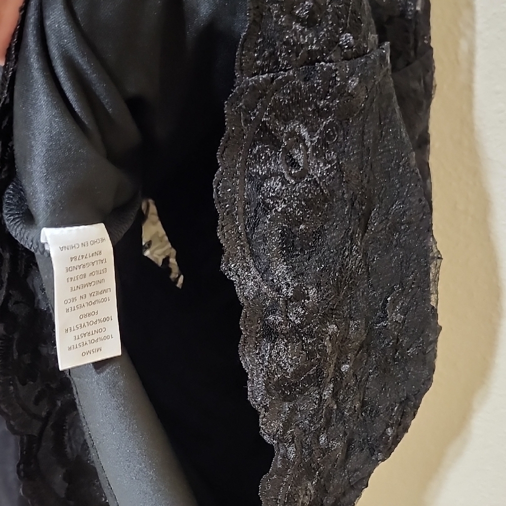 Elegant Black Mini Dress - Picture 13 of 16